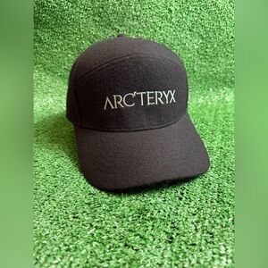 Arc'teryx black wool cap